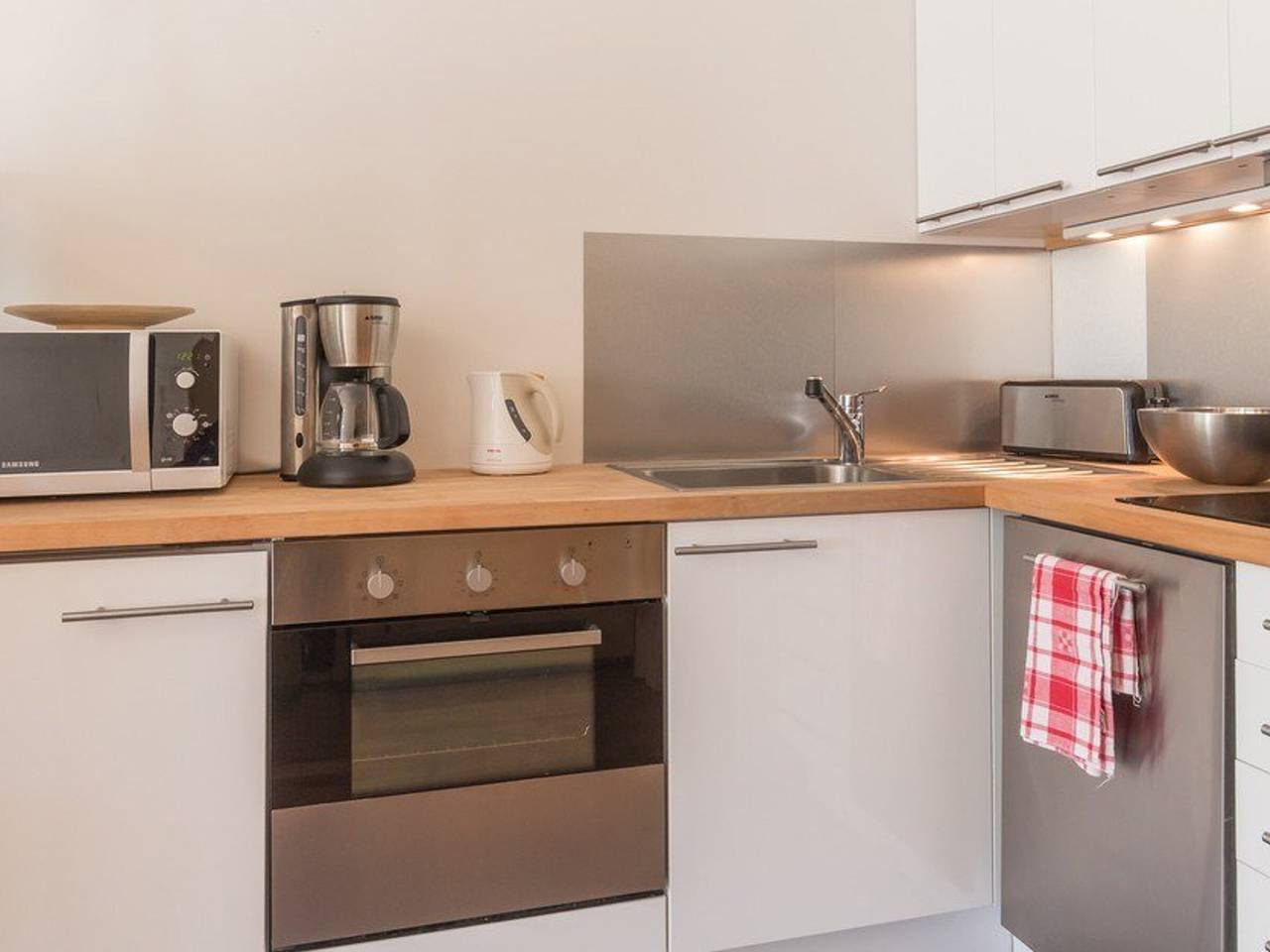 Apartamento entero, Estudio acogedor con vistas, acceso a pistas y balcón soleado in La Salle les Alpes, Serre Chevalier