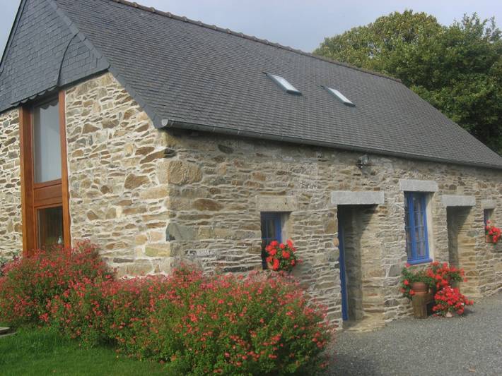 Gîte pour 4 personnes, avec jardin dans Troguéry