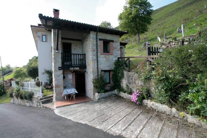 Casa de vacaciones para 6 personas, con terraza además de vistas y jardín - 1