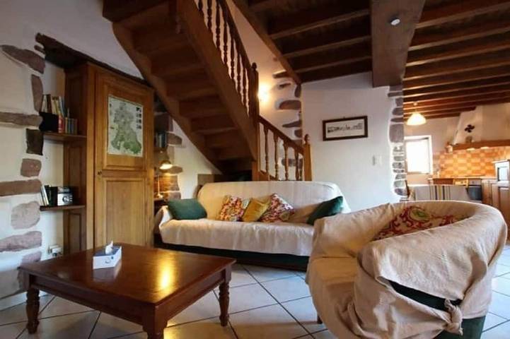 Location de vacances pour 6 personnes, avec terrasse à Saint-Étienne-de-Baïgorry