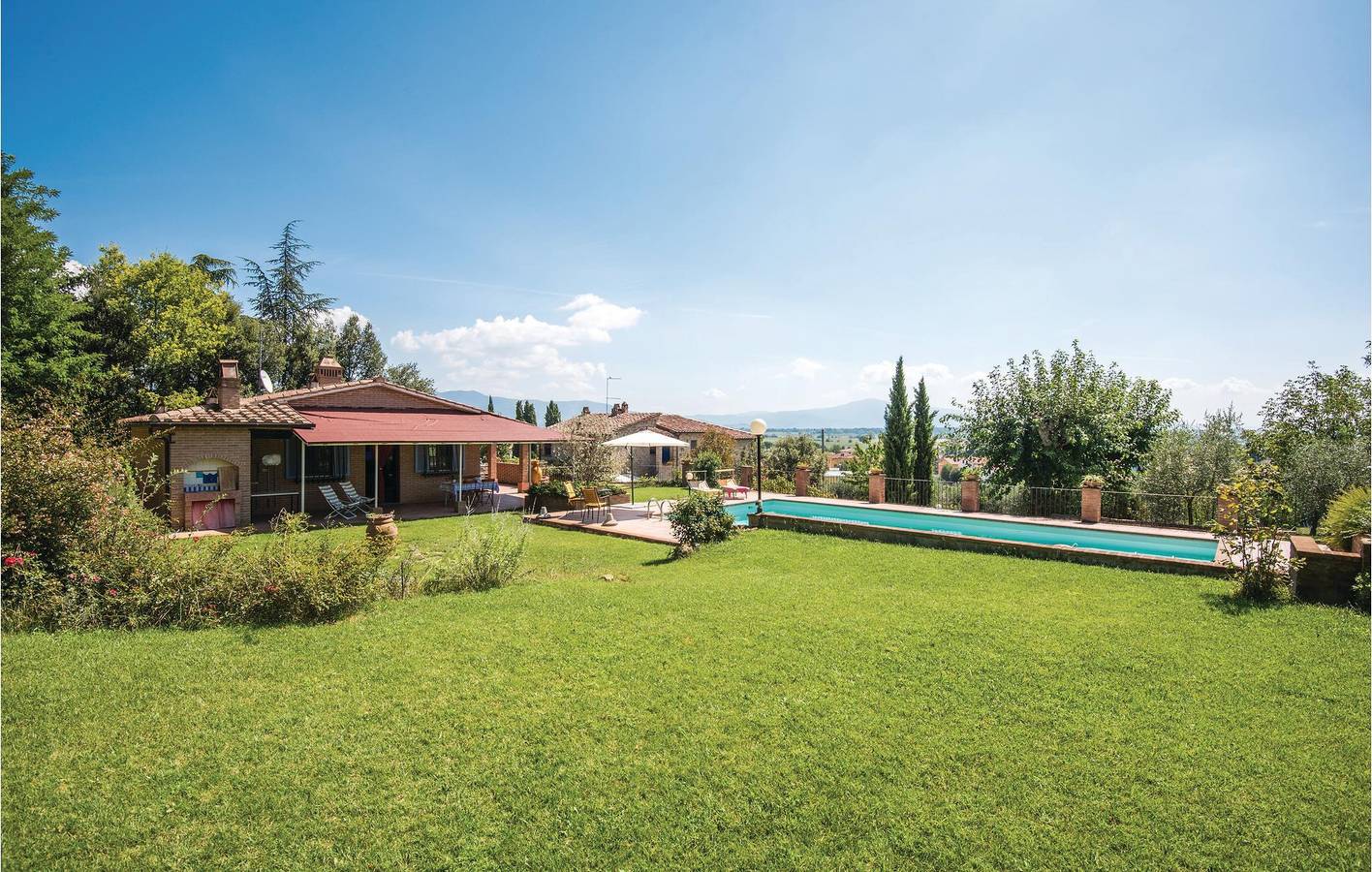 Acogedor refugio con WiFi, aparcamiento y piscina in Provincia de Arezzo