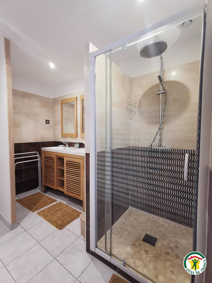 Gîte pour 4 personnes, avec jardin ainsi que piscine et terrasse dans l' Hérault - 4