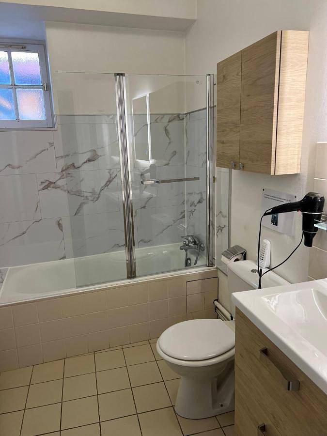 Hôtel pour 8 personnes, avec vue ainsi que piscine et jardin dans Bergesserin - 3