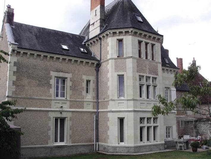 Location de vacances pour 3 personnes, avec jardin et vue à Lésigny (Vienne)