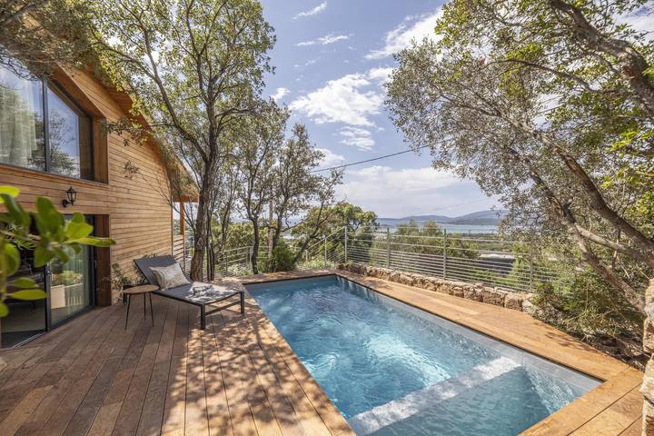 Chalet für 6 Personen, mit Garten und Terrasse sowie Pool auf Korsika