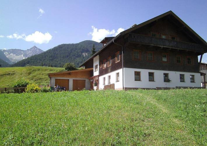 Ferienwohnung für 4 Personen, mit Terrasse und Garten in Häselgehr