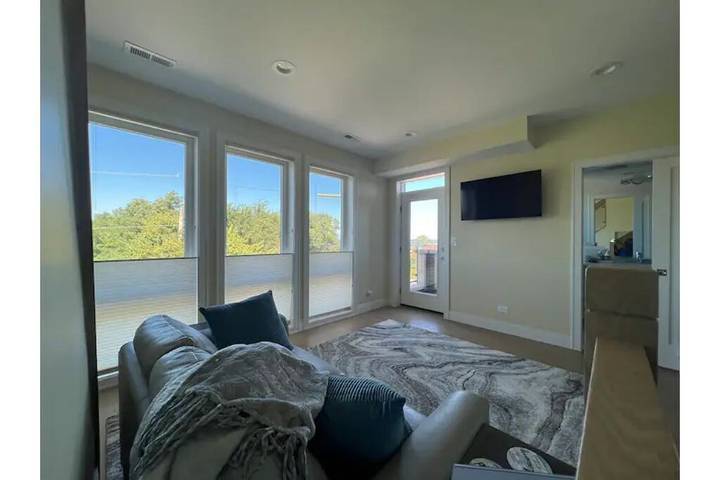 Vacation house for 10 people, with balcony and yard in Chicago