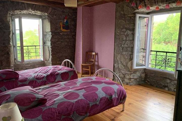 Location de vacances pour 8 personnes, avec jardin à Saurier - 2