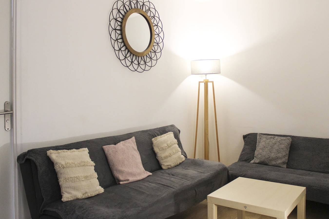 Appartement entier, Logement cosy et lumineux avec balcon privé in Aubervilliers, Seine-Saint-Denis