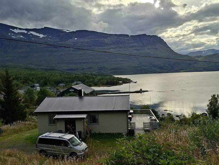 Ferienhaus für 7 Personen, mit Terrasse und Garten in Nord-Norwegen