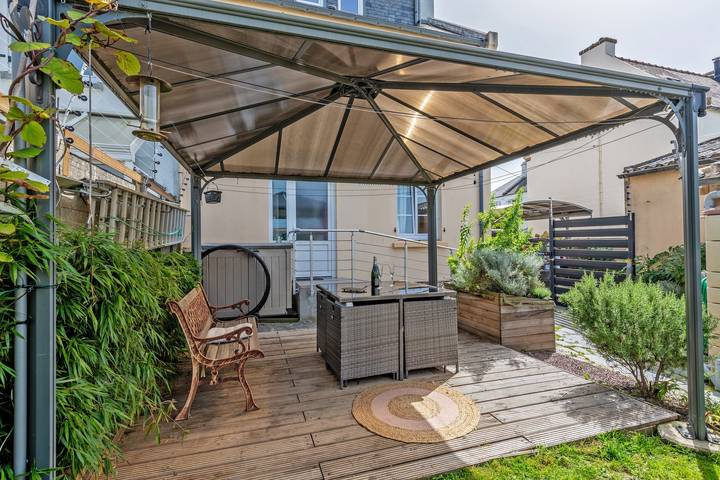 Appartement entier, Appartement 'Domaine De Pharaon' avec terrasse partagée, Wi-Fi et climatisation in Morlaix, Ceinture Dorée
