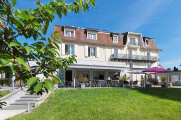 Hôtel pour 2 personnes, avec jardin et jacuzzi ainsi que piscine et sauna à Luxeuil-les-Bains