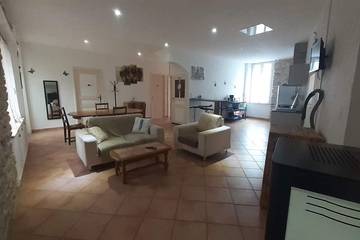 Gîte pour 5 personnes, avec balcon et jardin, animaux acceptés à Lacaune