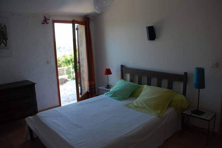 Location de vacances pour 9 personnes, avec balcon et jardin dans Plage De L Ovu Santu - 3
