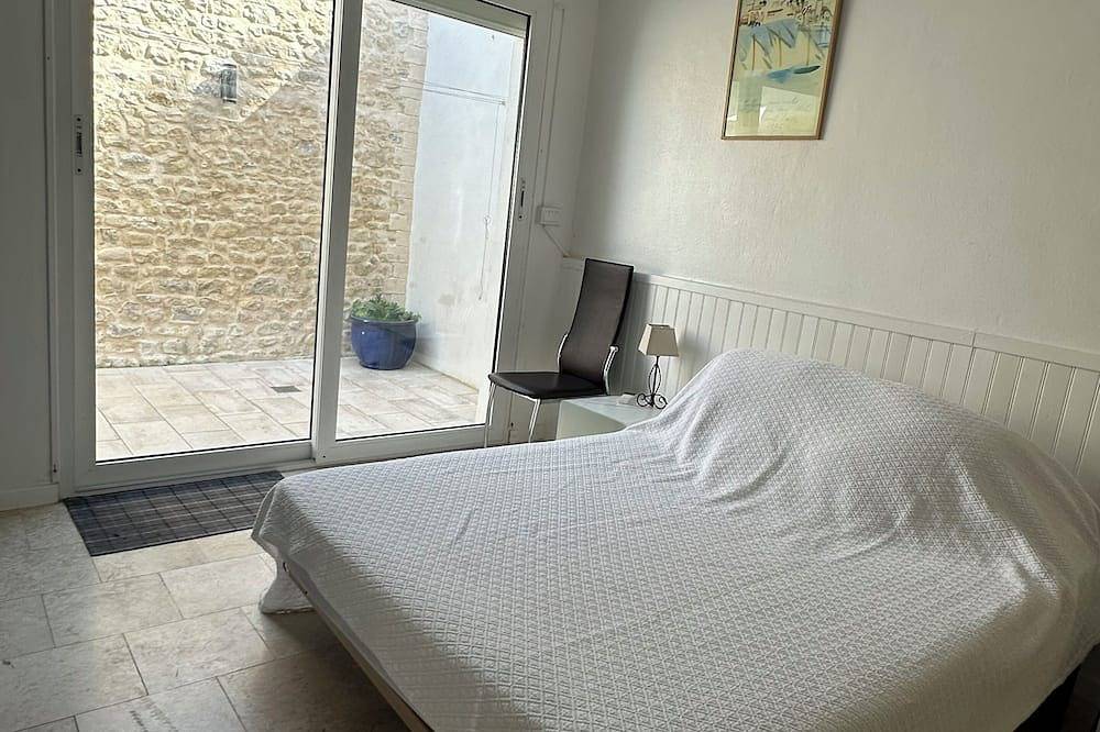 Maison à étage 80 m2, 3 chambres, Sde, Sdb, jardin. plein centre, calme, charme in La Rochelle, Région de La Rochelle