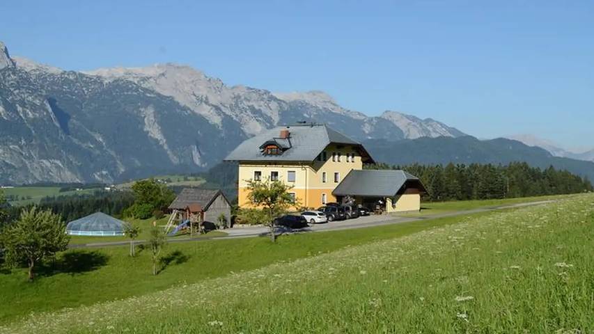 Ferienwohnung für 3 Personen, mit Balkon und Pool sowie Garten in Tennengau - 3