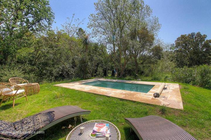Villa pour 6 personnes, avec piscine ainsi que terrasse et jardin en France - 4