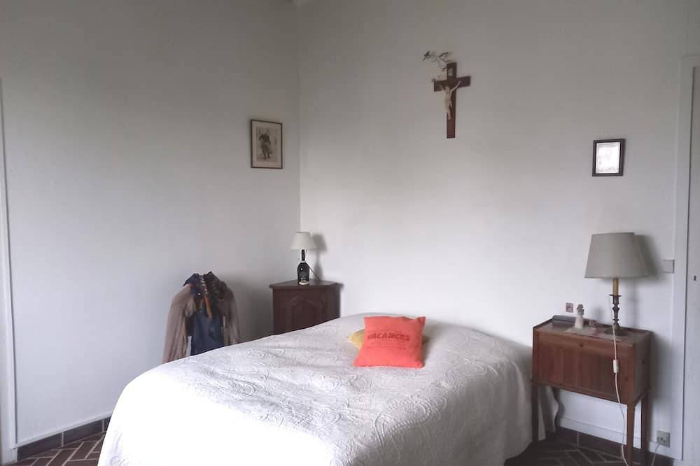 Character Family Home 10/12 persons 5 bedrooms, 5 bathrooms in Loix, Ile de Re