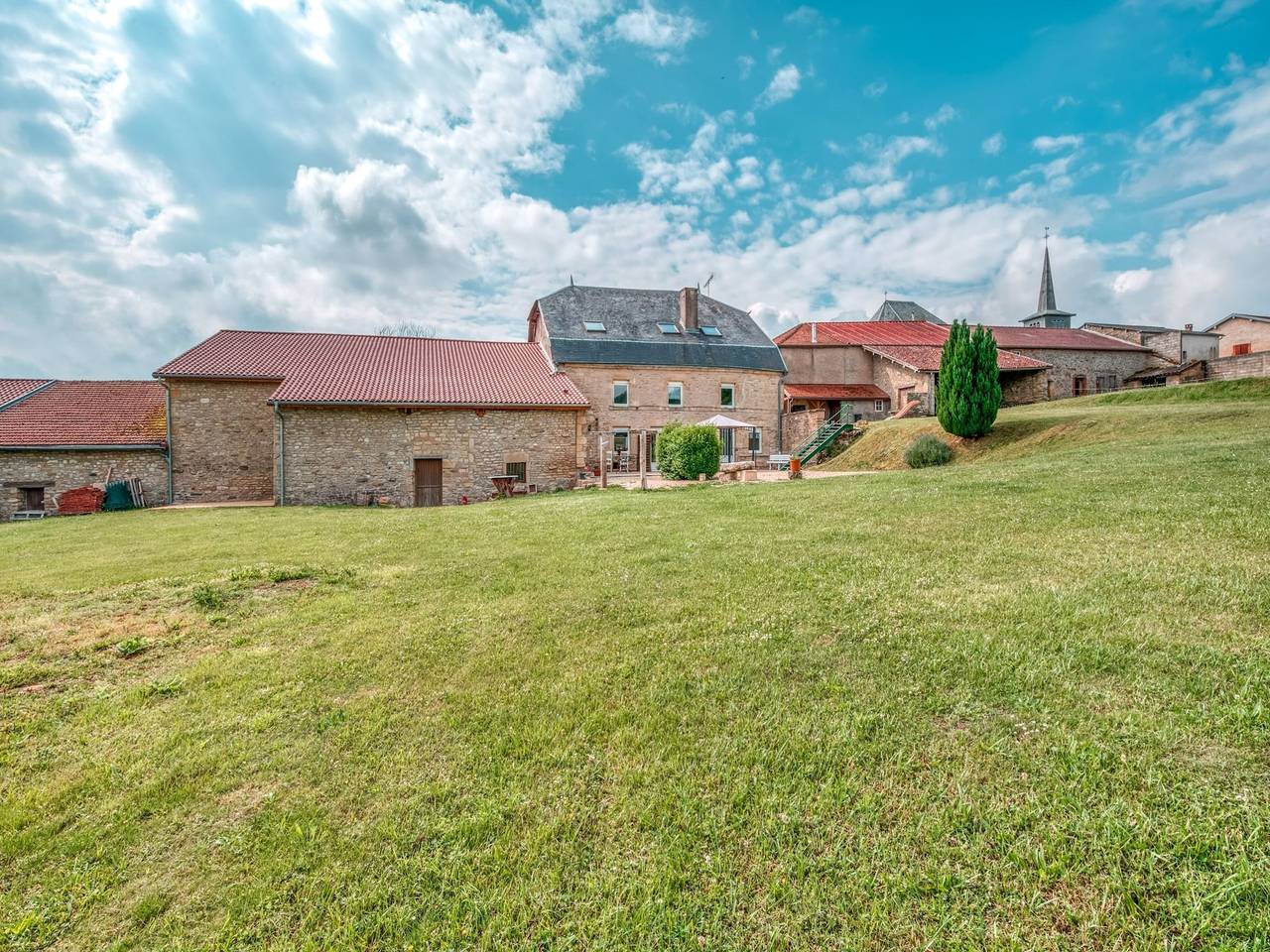 Ferienhaus Nouart mit Grillgarten in Nouart, Ardennen