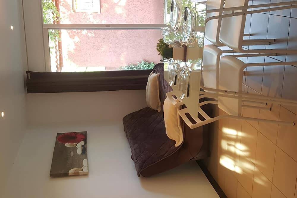 Villa en residencia privada junto al mar en parque sombreado. in Poggio-Mezzana, Región de Corte