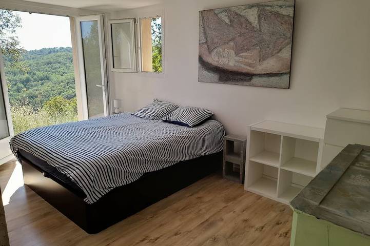 Location de vacances pour 5 personnes, avec jardin et terrasse à Montferrat - 3