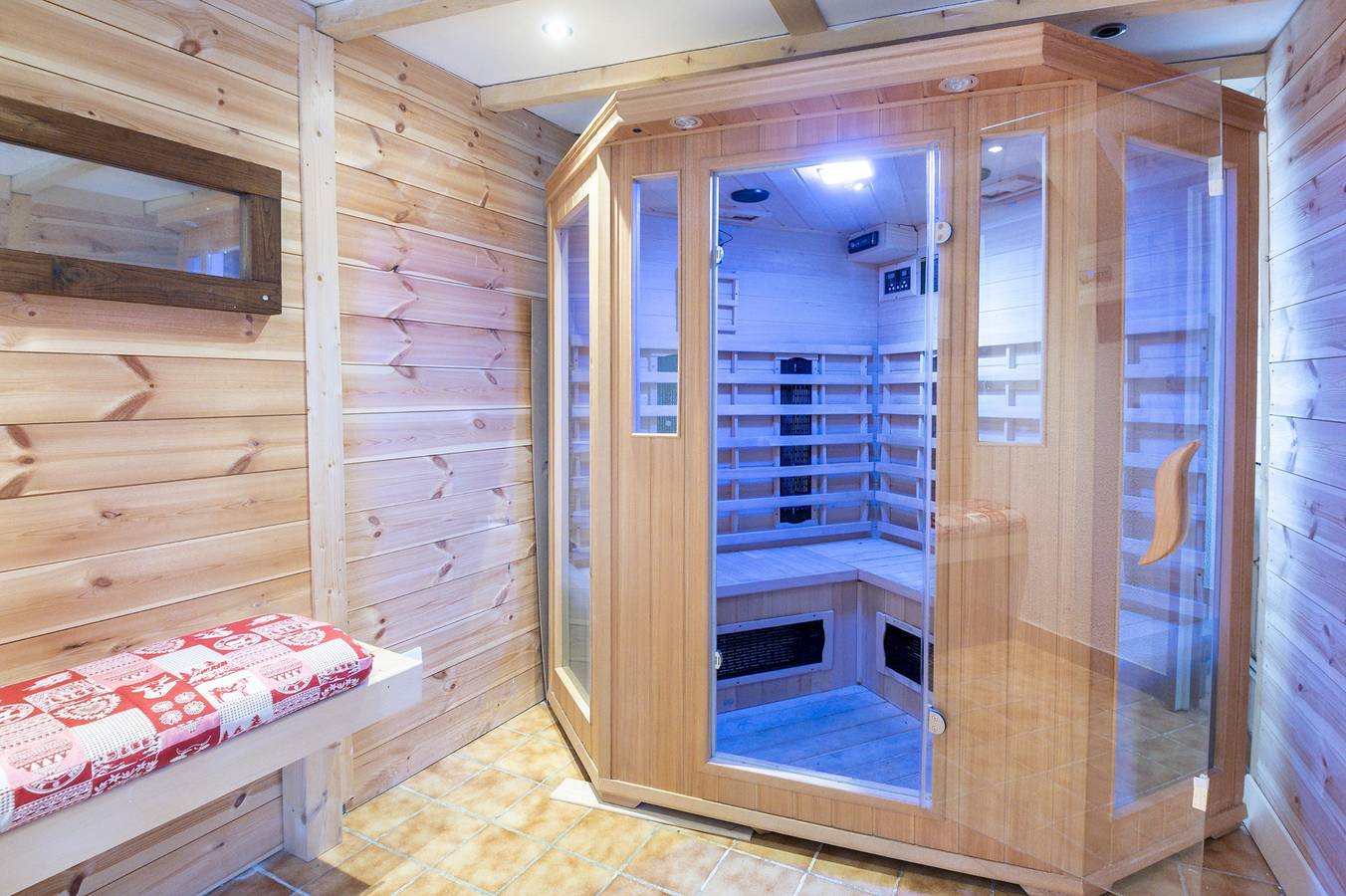 Grande maison de montagne à Vars avec sauna et spa in Vars (station de ski), Vars