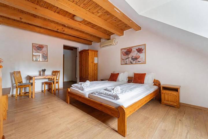 Casa de huéspuedes para 4 personas, con Terraza además de Jardín y Vistas en Budapest