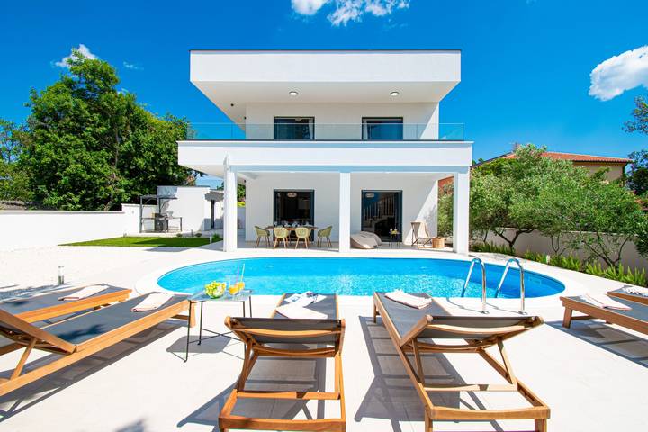 Villa pour 6 personnes, avec jardin ainsi que terrasse et piscine à Barbariga