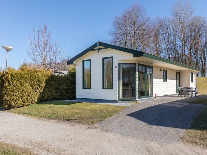 Ferienhaus für 6 Personen, mit Terrasse und Garten sowie Pool