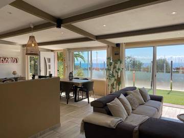 Gîte pour 9 personnes, avec jardin ainsi que terrasse et vue, animaux acceptés dans Port de la Figueirette