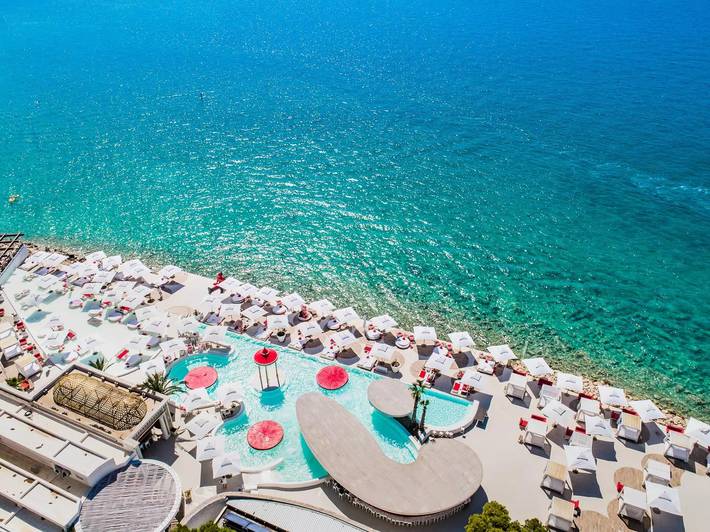 Wohnwagen für 4 Personen, mit Pool und Terrasse in Sibenik - 3