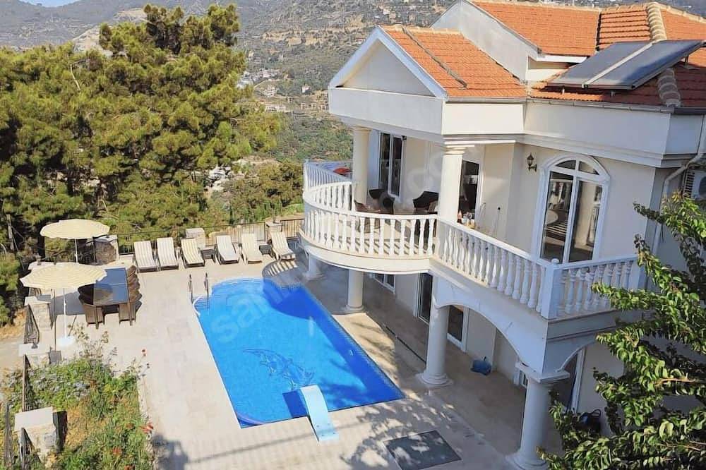 Fully detached Villa offers an unforgettable holiday with your family and friend in Alanya, Antalya Province
