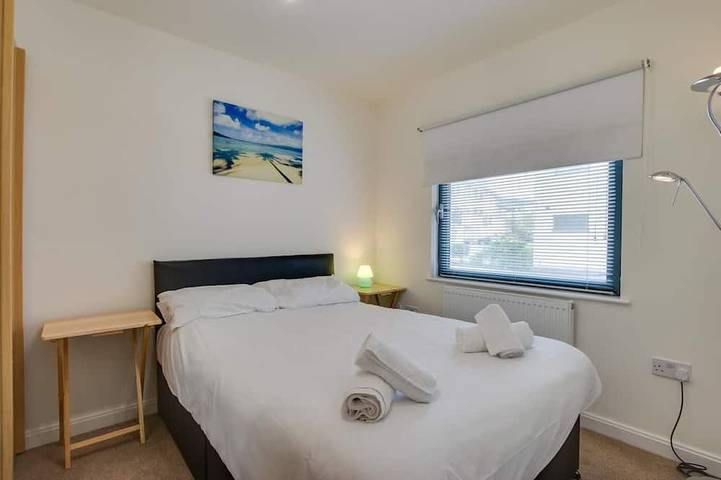 4 Bed in Marina (oc-hh206) in Swansea, Swansea e dintorni