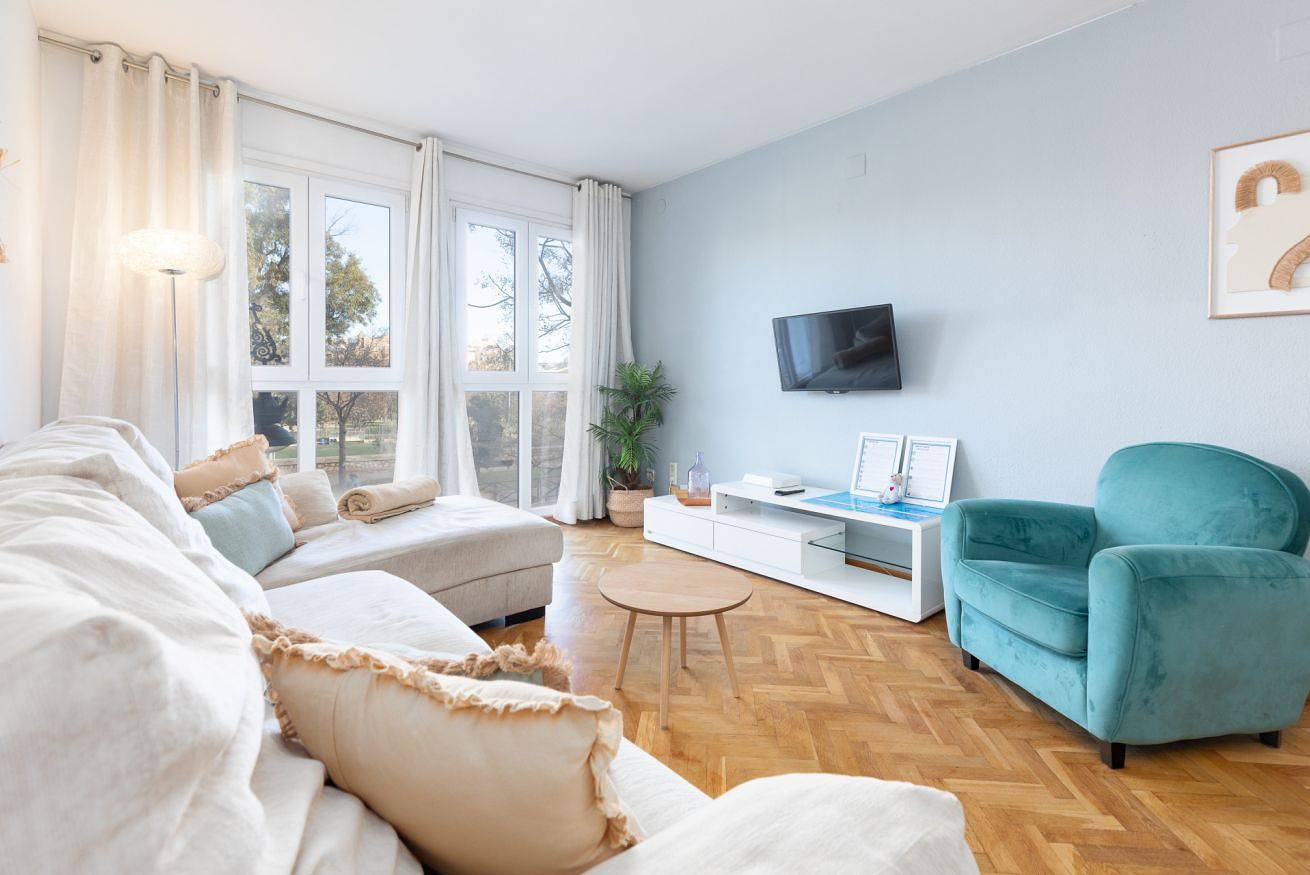 Apartamento entero, Travel Habitat Torres de Serranos A in Valencia City Centre, Valencia