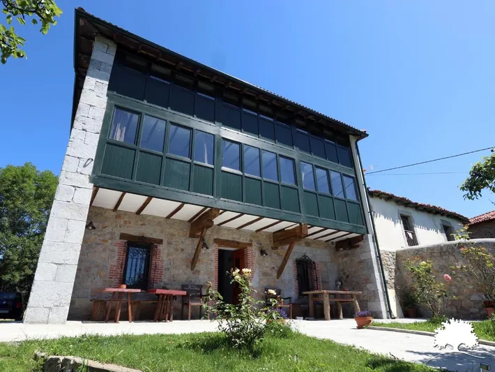 Hostal para 3 personas, con terraza además de vistas y jardín - 1