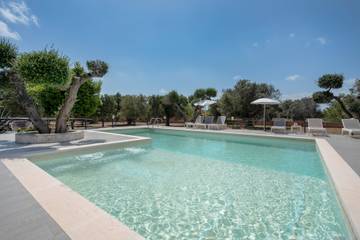 Trullo per 9 Persone in Valle D'Itria, Riviera Adriatica, Foto 1