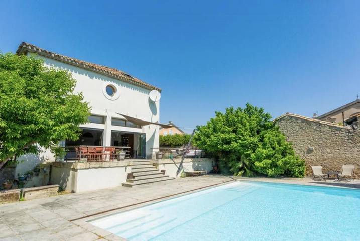 Location de vacances pour 12 personnes, avec piscine ainsi que jardin et terrasse, animaux acceptés à Saint-Marcel-sur-Aude