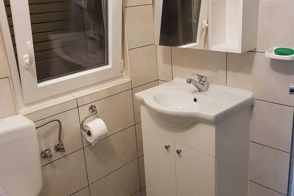 Cały apartament, Apartments mit Balkon und Terasse in Karlobag, Velebit Nature Park