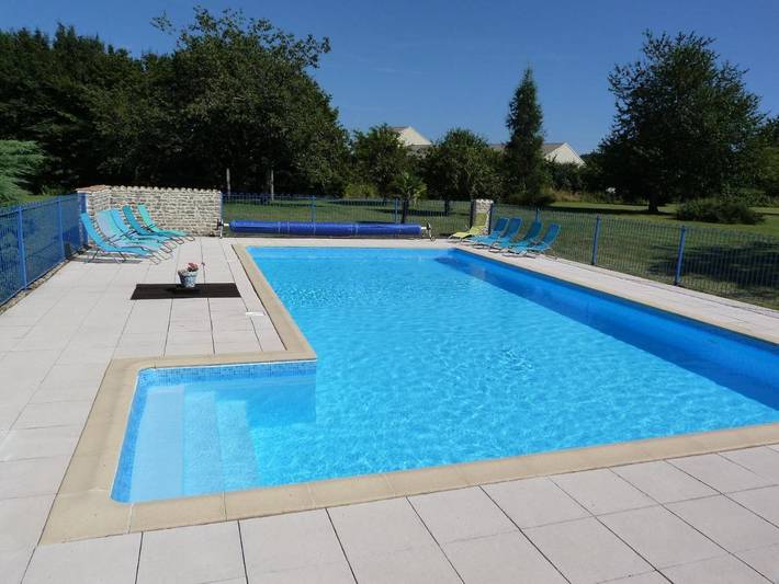 Chambre d’hôte pour 3 personnes, avec piscine ainsi que jardin et vue