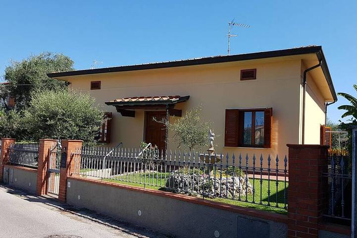 Ferienhaus für 6 Personen, mit Whirlpool und Garten