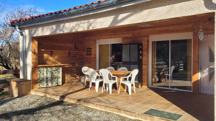 Location de vacances pour 6 personnes, avec terrasse dans Huos