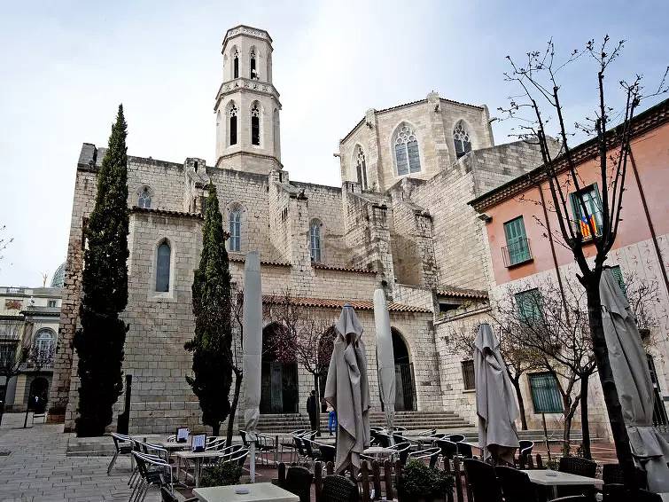 Ganze Wohnung, 4 Zimmer 4 Personen in Figueres, Oberampurien