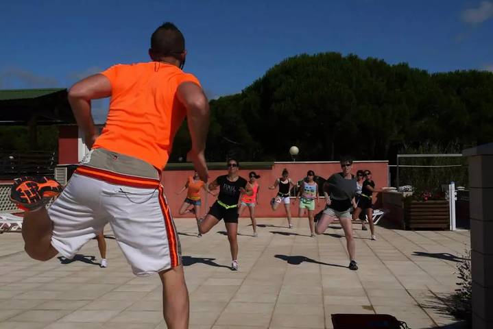 Camping pour 4 personnes, avec piscine et terrasse, animaux acceptés à Vendres - 2