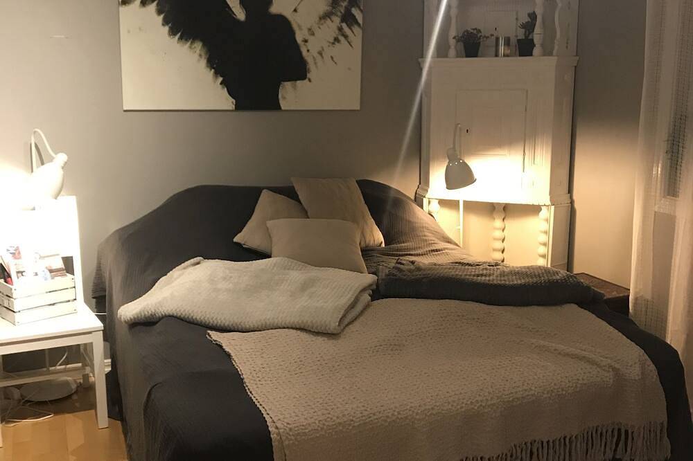 Charmantes Ferienhaus, nahe Strand, Natur und Stadt in Enköping, Mälaren