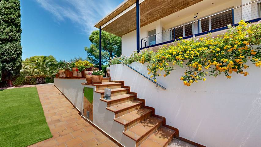 Casa rural para 10 personas, con terraza y jardín en La Ampolla - 2