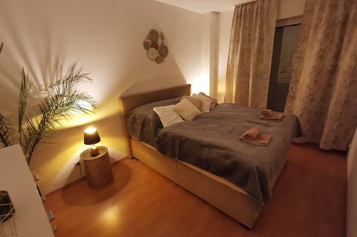 Ferienwohnung für 6 Personen, mit Balkon und Garten in Bad Wilhelmshöhe