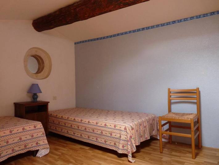 Gîte pour 6 personnes, avec piscine ainsi que jardin et vue à Milhaud - 2
