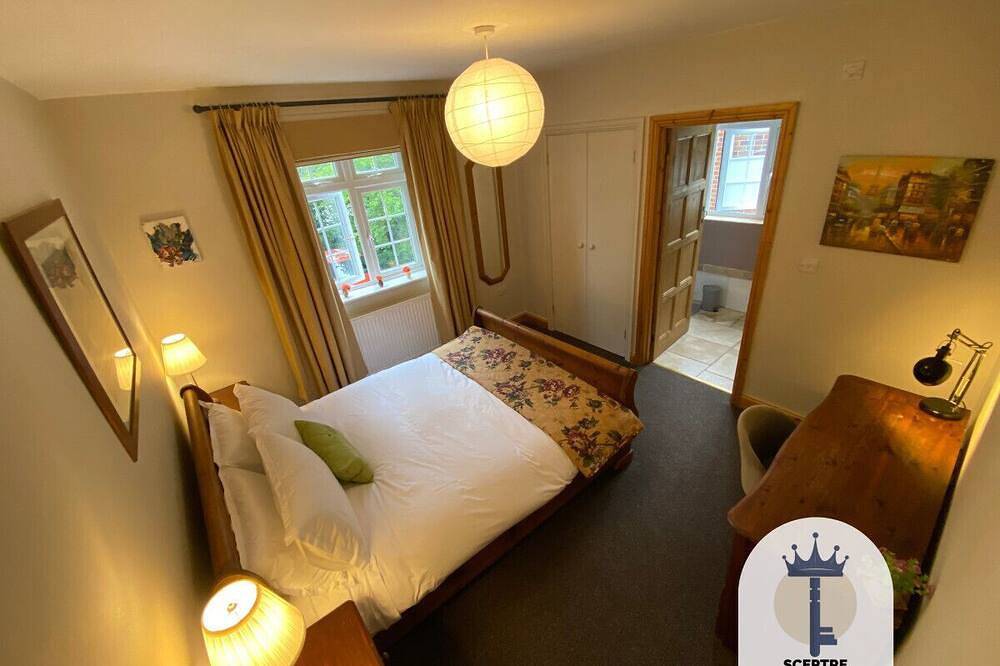 Luxury Self-contained Cottage in Borough londonien de Hillingdon, Londres
