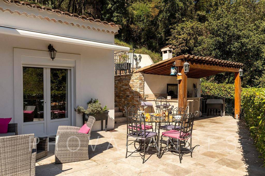 Villa with pool and view between Vence and St-Jeannet in Vence, Région de Cannes