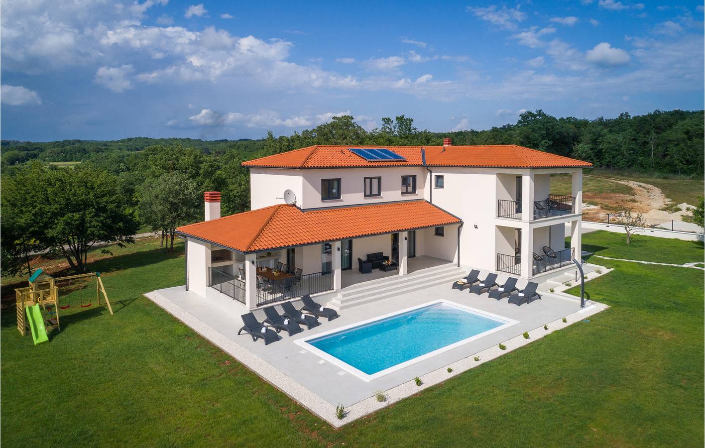 Geräumige Wohnung mit Terrasse in der Nähe von Restaurants und dem Stadtzentrum in Manjadvorci in Marčana, Südküste Istrien